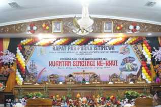 Rapat Paripurna HUT ke-26 Kuansing, Bupati Suhardiman: Hebat Bukan Hanya Fisik, Tapi Harmoni Sosial