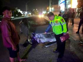 Balik Arah dengan Kecepatan Tinggi, Remaja di Pekanbaru Tabrak Mobil