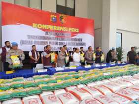 Polda Riau Bongkar Sindikat Pemalsuan Beras Bermerek, 9,75 Ton Disita