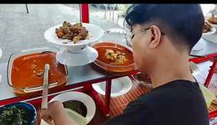 Cabai Merah Tembus Rp110 Ribu per Kg, Pedagang Nasi Padang di Pekanbaru Menjerit