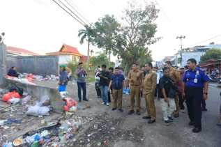 Tumpukan Sampah Masih Muncul, Tim Gakkum DLHK Pekanbaru Sasar Pelanggar