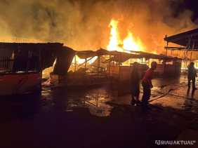 400 Kios di Pasar Rakyat Tembilahan Ludes Terbakar, Kerugian Capai Rp850 Juta