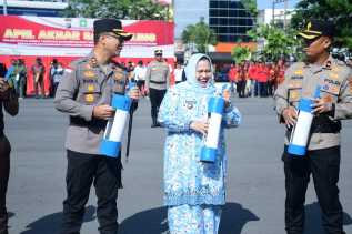 Bupati Kasmarni Tegaskan Dukungan Penuh Satkamling sebagai Garda Terdepan Keamanan Lingkungan