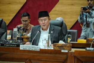 DPR Targetkan Revisi UU Haji Rampung di Masa Sidang I 2025–2026