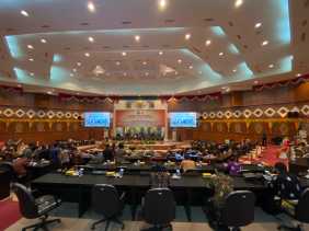 DPRD Riau Lantik Anggota PAW Fraksi PKS dan Gerindra