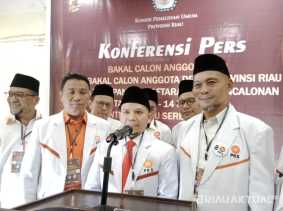 Jadi Parpol Pertama, PKS Daftarkan 65 Bacaleg ke KPU Riau