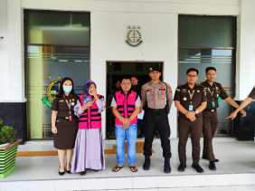 Kejari Siak Ungkap Kasus Penyelewengan Pupuk Bersubsidi: 6 Orang Jadi Tersangka