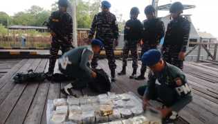 Kejar-kejaran di laut, TNI AL Gagalkan Penyelundupan 48,5 Kg Sabu dari Malaysia