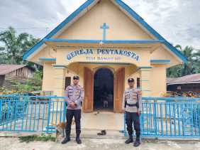 Polsek Bangko Pusako Amankan Gereja Saat Ibadah Minggu, Situasi Kondusif