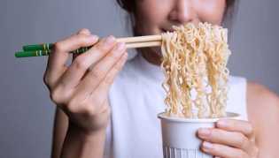 Suka Makan Mie Instan? Ini Batasan Aman Menurut Ahli