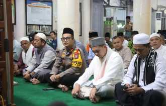 Polres Inhil Safari Subuh Berjamaah di Mesjid Jami, Sampaikan Pilkada Serentak