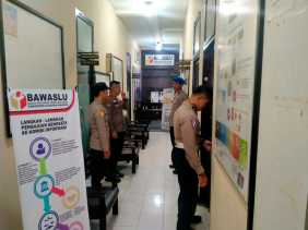 Polres Kuansing Tingkatkan Pengecekan dan Pengamanan di Kantor Bawaslu untuk Pilkada Serentak 2024