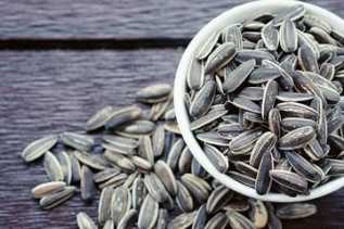 5 Camilan Penurun Asam Urat