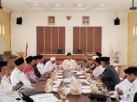 Dekatkan Diri dengan Ulama, Agung Nugroho-Markarius Anwar, Silaturahmi ke MDI Pekanbaru