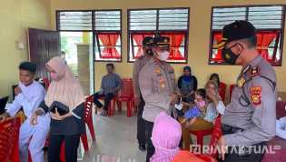 Wakapolres Rohul Tinjau Vaksinasi di SDN 003 Ujung Batu
