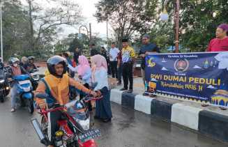 PWI Dumai Gelar Aksi Sosial, Bagikan 200 Paket Takjil Gratis