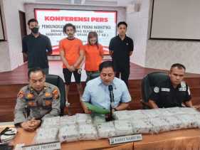 Pasutri Asal Rohil Bawa Sabu Hampir 20 Kilogram, Diciduk di Basement Mall SKA Pekanbaru