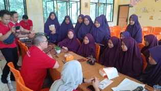 Fakultas Kedokteran Unri Gelar Baksos dan Edukasi SOPK