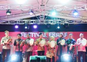 Dengan Pemukulan Kompang, Bupati Rohil Resmi Buka Festival Ekraf Kemilau Bagan