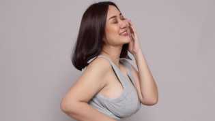 Tante Ernie Berpose Pakai Jumpsuit di Pemotretan Terbaru, Ini Kata Netizen