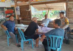 Bhabinkamtibmas Mukti Jaya Pastikan Situasi Kamtibmas Kondusif saat Masa Tenang Jelang Pencoblosan Pilkada Rohil 2024