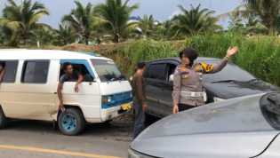 Momen AKP Viola Gercep Urai Kemacetan di Kampar Demi Stabilitas Pemilu
