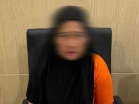 Polisi Ringkus Wanita Pembawa 82 Paket Sabu di Pekanbaru