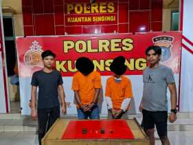 Satresnarkoba Polres Kuansing Amankan Dua Kurir Sabu saat Kendarai Sepeda Motor