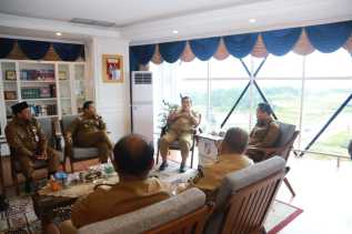 Plt Gubernur Riau dan Wali Kota Pekanbaru Bahas Pembangunan Jalan 70 Tenayan Raya dan Jembatan Siak V