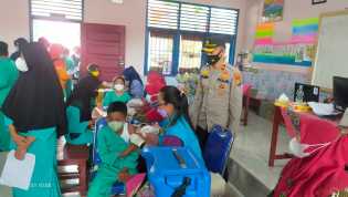 Polsek Pangkalan Kerinci Lakukan Pengamanan Vaksinasi, Berikut Lokasinya