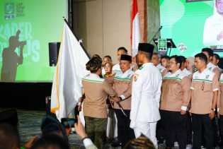 Abdul Wahid Lantik Dani Nursalam Pimpin LKP PKB Riau