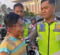 Pengendara Motor Ditangkap Satlantas Pekanbaru Usai Tabrak Pelajar dan Buang Sabu