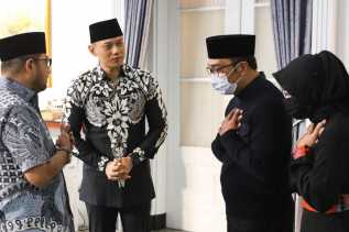Hadir Sebagai Sahabat, AHY Temui Gubernur Ridwan Kamil Sampaikan Belasungkawa