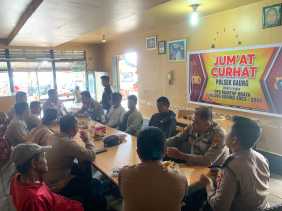 Cooling System Sosialisasi Pemilu 2024, Polsek Gaung Jumat Curhat Bersama Warga Kuala Lahang