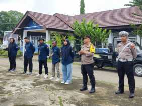 Penertiban APK di Lirik, Kapolsek Ajak Jaga Situasi Kondusif