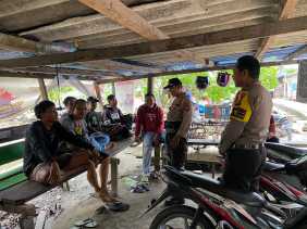 Polsek Kateman Sosialisasikan Pemilu Damai hingga ke Pelosok Desa Air Tawar Inhil