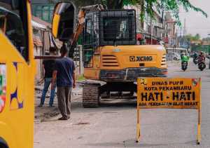 PUPR Pekanbaru Lanjutkan Normalisasi Drainase Pasar Cik Puan