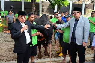 Sekjen DPR : Jumlah Hewan Kurban Meningkat, Semangat Berbagi di Parlemen Terus Tumbuh