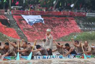 Kapolres Kuansing Berpartisipasi dalam Pacu Jalur Eksibisi 2024