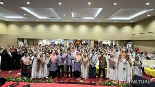 Di Gebyar Sholawat, Perempuan Aswaja Nyatakan Dukungan Untuk Agung-Markarius