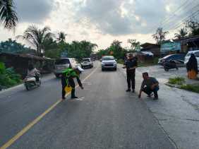 Dua Remaja Tewas Tergilas Truk di Jalan Lintas Bangkinang - Pekanbaru