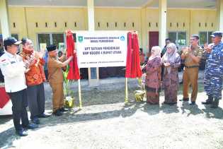 Bupati Resmikan SMPN 4 Rupat Utara
