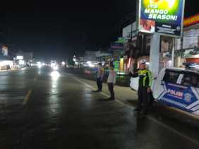 Ciptakan Kondusifitas Pilkada, Polsek Ukui Gelar Patroli Blue Light