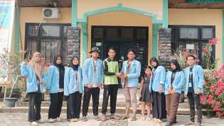 Pengabdian Mahasiswa Kukerta Unri 2023 Gelar Gerakan 1000 Bibit di Desa Makmur Sejahtera