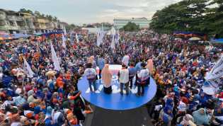 Kampanye Akbar Paslon Agung-Markarius Tumpah Ruah