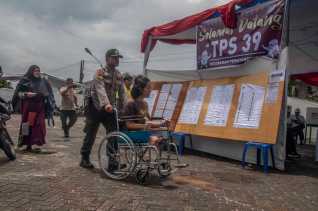 Potret Polisi Fasilitasi Penyandang Disabilitas untuk Berpartisipasi dalam Pemilu 2024