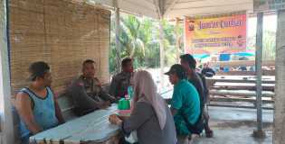 Polsek Bangko Pusako Gelar Jumat Curhat bersama Tokoh Masyarakat di Bangko Kanan