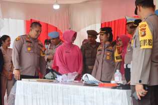 Kapolres Dumai dan Istri Tinjau Pos Pam Nataru Sambil Sosialisasi Pemilu Damai