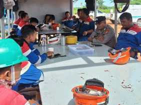 Polsek Bangko Pusako Gelar Kegiatan Cooling System untuk Wujudkan Pilkada Damai 2024 di Dusun Sei Rumbia