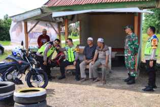 Jaga Keamanan Saat Libur Idul Fitri, AKBP Asep Sujarwadi Pimpin Patroli ke Perumahan Warga